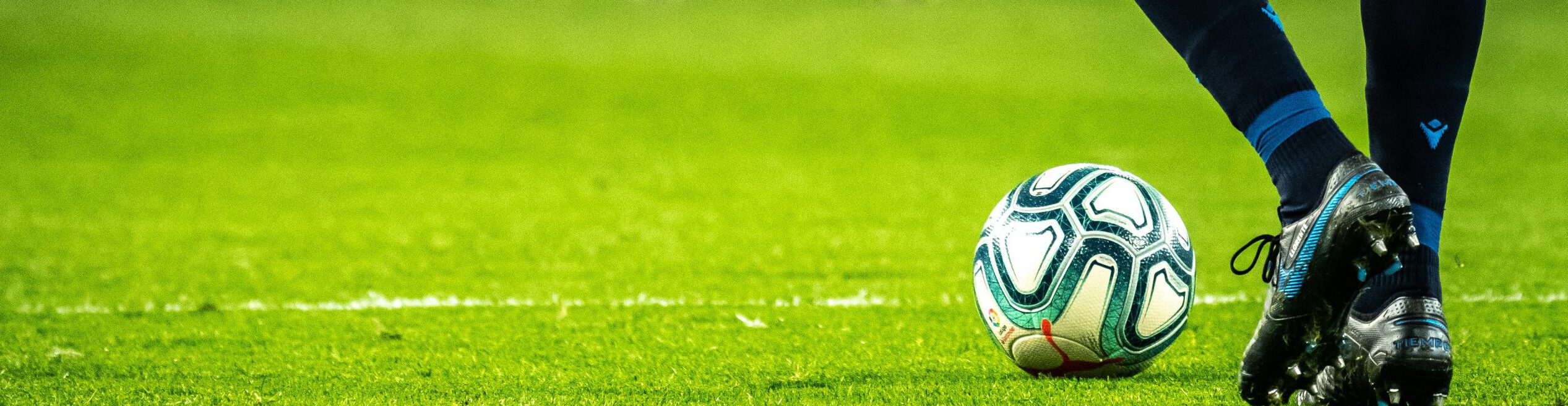 emilio-garcia-AWdCgDDedH0-unsplash